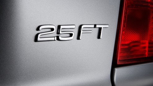 Volvo heeft de 2.5 liter turbomotor uit de V70 en S80 opgewaardeerd. De vijfcilinder, die door zijn FlexiFuel badge ook op bio-ethanol aan het werk kan, levert met 231 pk nu meer vermogen maar vraagt