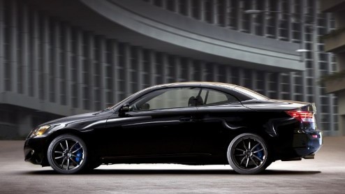 Voor degene die de nieuwe Lexus IS C(abriolet) standaard nog niet sportief genoeg vinden, heeft het merk een accessoirelijn bedacht. Het blijft dan niet alleen bij uiterlijk vertoon in de vorm van wie