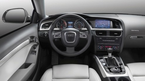 Genoeg aan de 1.8 TFSI 160 pk in de Audi A5? Goed nieuws, deze is dan per direct te bestellen, in plaats van de 170-pk variant. Deze turbomotor is te koppelen aan een zesbak of Multitronic en kost met