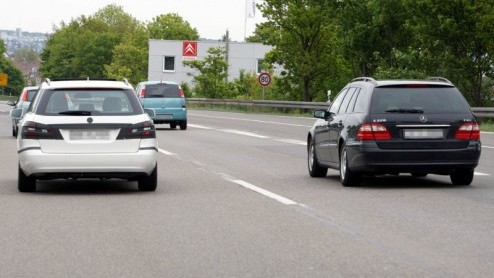 Een grote verrassing zal de Mercedes-Benz E-Klasse Estate niet zijn. Daarom zijn we niet verbaasd dat Das Haus de gezinsverpakking van de E vrijwel ongecamoufleerd rond laat rijden, tot de introduct
