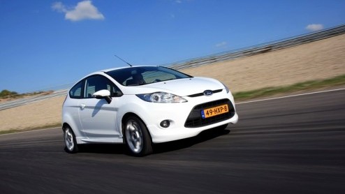 Ford komt met een extra stimulans om een Fiesta aan te schaffen. Wie met zijn huidige auto in aanmerking komt voor de slooppremie van de overheid en een nieuwe Fiesta aanschaft krijgt nog eens 1000 eu