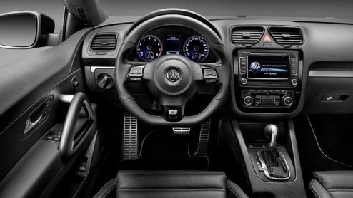 De collectie R-modellen bij Volkswagen wordt nog leuker. Naast de Passat R36, Touareg R50 en de aanstaande Golf R hebben de Duitsers ook voor de Scirocco een supersportief topmodel in gedachten. Na di