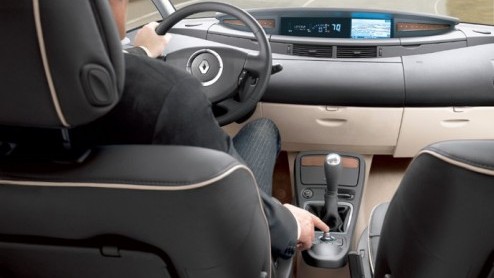 Renault was er al vroeg bij met de MPV. Als eerste was er de Espace, en dat is inmiddels alweer 25 jaar geleden! Om dit te vieren, introduceert Renault in juni de bijzondere Srie Spciale 25th. H