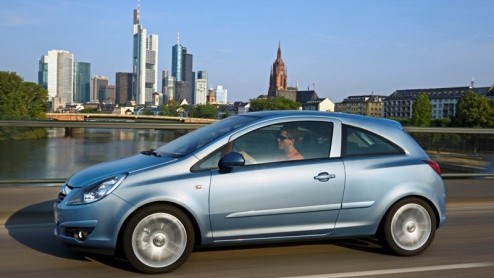 Opel gaat voor actie. Het merk heeft extra complete exemplaren van de Corsa, Astra, Meriva en Zafira in de showrooms staan, en die gaan voor een interessante prijs van de hand. Via een speciale site i