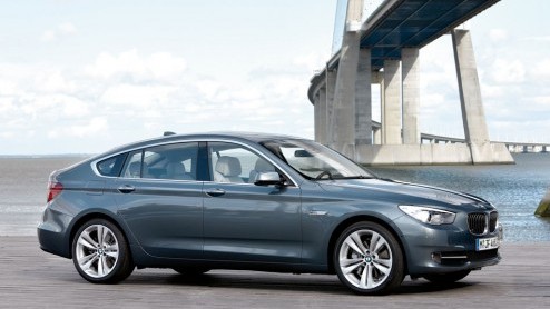 Een BMW 5-serie sedan te krap, en geen behoefte aan een Touring, X5 of X6? Dn is de BMW 5-serie GT wellicht een optie. We zagen de presentatie van het studiemodel al in Geneve, en nu zijn er in afwac