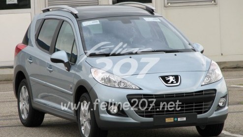 Hoewel wij vinden dat de Peugeot 207 best nog even mee kan, denkt Peugeot daar anders over. Niet voor niets zijn er dankzij feline207.net eerste beelden van de facelift opgedoken. Het betreft een 207 
