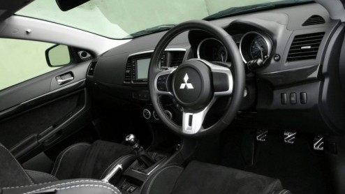 Snelheidsduivels en ware sportievelingen weten dat ze bij Mitsubishi kunnen aankloppen voor een Lancer Evolution X. In Engeland wordt een ultieme variant uitgebracht onder de naam X FQ-400. Inderdaad,