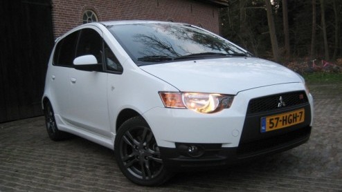 Bij Mitsubishi kunnen sportieve rijders al jaren terecht bij de Lancer Evolution. Sinds kort is ook de vernieuwde Colt in gespierd outfit verkrijgbaar, maar dan onder de noemer Ralliart. Welke naam he