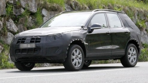 Onder deze reus met camouflage schuilt de nieuwe Volkswagen Touareg! De nieuwe generatie staat vr 2011 gepland en belooft meer ruimte te bieden, maar ook een afslankkuur te ondergaan.
