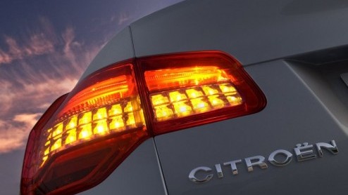 Een typische win-win situatie geldt voor de nieuwe topdiesel in de Citron C5 en C6. Deze splinternieuwe zelfontbrander is krachtiger en zuiniger tegelijk, wat een veel lagere aanschafprijs voor beide