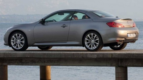 Bij Infiniti staat binnenkort een nieuw model in de showroom; het is de G37 Cabriolet. Deze 'premium-Japanner' is reeds te bestellen en kost minstens 71.750 euro. De nog luxere GT Premium-uitvoering m