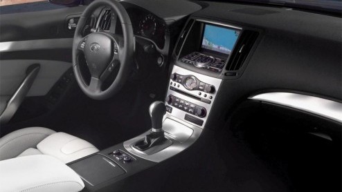 Bij Infiniti staat binnenkort een nieuw model in de showroom; het is de G37 Cabriolet. Deze 'premium-Japanner' is reeds te bestellen en kost minstens 71.750 euro. De nog luxere GT Premium-uitvoering m