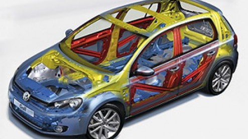 Dat nieuwe auto's over het algemeen steeds zwaarder worden, is een feit. Volkswagen heeft in samenwerking met Renault, Volvo, Opel en Daimler deelgenomen aan het SuperlightCar project om hier in de to