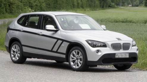 Het is aftellen voor de BMW X1. De nieuwste en tevens kleinste uitbreiding van de X-familie van BMW wordt in september te Frankfurt gentroduceerd, maar is vooraf al meerdere malen gesignaleerd op de