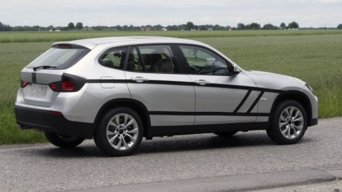 Het is aftellen voor de BMW X1. De nieuwste en tevens kleinste uitbreiding van de X-familie van BMW wordt in september te Frankfurt gentroduceerd, maar is vooraf al meerdere malen gesignaleerd op de