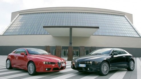 Deze week werden al de nieuwe -lagere- prijzen van de MiTo, 159 en GT bekend, tegelijkertijd met de komst van nieuwe motoren. Nu kunnen we ook vertellen wat de sportievelingen Brera en Spider gaan kos