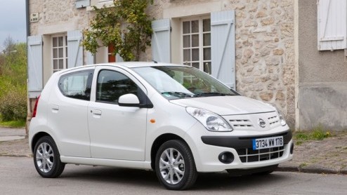 De prijzen van de nieuwe Nissan Pixo zijn bekend. Deze Alto-lookalike staat vanaf half juli bij de dealer, verkrijgbaar voor 7.999 euro als vijfdeurs Visia met A-label. Een versie met automaat is ook 