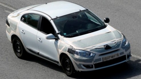 De Renault Mgane sedan mag dan in ons land een beetje ondergeschoven zijn, dat betekent niet dat er geen toekomst voor deze carrosserievariant is weggelegd. In veel zonnige landen kan deze Fransman o