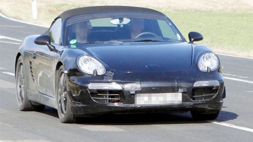 Nu Porsche bij Audi heeft aangeklopt voor een dieselmotor in de Cayenne, komen er signalen dat Audi ook voor de nieuwe Boxster een kloppend hart zal verzorgen. Die rol zou zijn weggelegd voor de 2.0 T