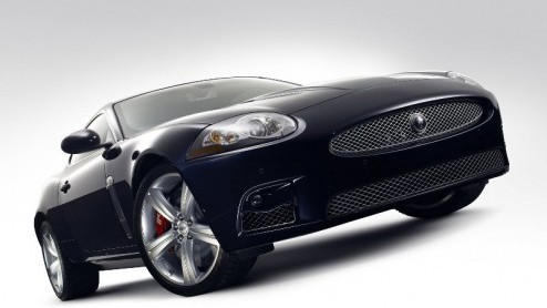 De nieuwe uitvoeringen van de Jaguar XF en XK staan bij de dealer. De Britten hebben namelijk een 3.0D en een supercharged 5.0 V8 aan het motorpalet toegevoegd. Met ingang van modeljaar 2010 doet ook  De nieuwe uitvoeringen van de Jaguar XF en XK staan bij de dealer. De Britten hebben namelijk een 3.0D en een supercharged 5.0 V8 aan het motorpalet toegevoegd. Met ingang van modeljaar 2010 doet ook