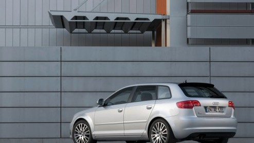 De nieuwe 1.6 TDI van de VAG-groep is klaar voor de start, dus ook bij Audi. Deze zuinige common rail diesel vindt zijn weg naar de A3 en A3 Sportback en is vanaf nu te bestellen. De prijzen beginnen De nieuwe 1.6 TDI van de VAG-groep is klaar voor de start, dus ook bij Audi. Deze zuinige common rail diesel vindt zijn weg naar de A3 en A3 Sportback en is vanaf nu te bestellen. De prijzen beginnen