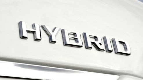Mercedes-Benz heeft inmiddels hybridetechniek omarmd. Na de komst van de S-Klasse Hybrid kondigt het merk aan vanaf 2012 de meeste personen- en de een aantal bedrijfsauto's van deze 'groene' techniek