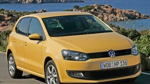 De nieuwe Volkswagen Polo komt officieel 16 juli a.s. naar ons land. Toch kun je m al eerder in levende lijve aanschouwen. Tot en met 1 juli is hij exclusief te zien in diverse Bijenkorf-vestigingen.