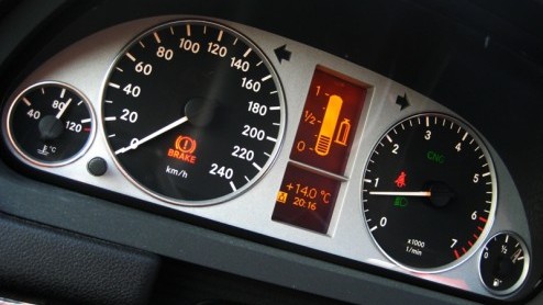 Met de B-Klasse bewandelt Mercedes-Benz zijn eigen weg tussen de de compacte middenklasse en diverse ruimtemodellen. In de gevarieerde reeks (turbo)benzine- en dieselmotoren springt er een als groens