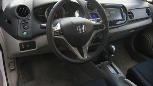 Zuinig rijden valt of staat met de rijstijl van de bestuurder. Daarom heeft Hondas nieuwe hybride een boordcomputer gekregen, die als leermeester fungeert. Autovandaag gaat op cursus met de Honda I