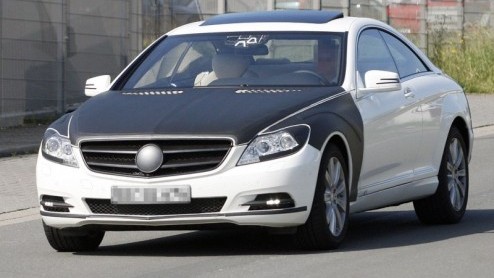 Nu de Mercedes-Benz S-Klasse subtiel is verfrist, is het een logisch vervolg dat ook de CL-Klasse een verjongingskuur moet ondergaan. Dit glansrijke vlaggenschip combineert zijn opfrisser met een nieu