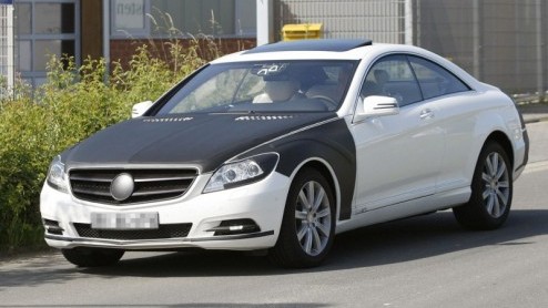 Nu de Mercedes-Benz S-Klasse subtiel is verfrist, is het een logisch vervolg dat ook de CL-Klasse een verjongingskuur moet ondergaan. Dit glansrijke vlaggenschip combineert zijn opfrisser met een nieu