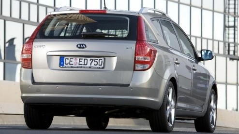 Kia heeft de ceed nu bijna drie jaar op de markt. In autoland betekent dat de compacte middenklasser een subtiele facelift moet ondergaan. Kia is er al druk mee, getuige deze beelden. Maar, dat is