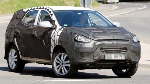 Met het verlagen van de Tuscon-prijzen nadert het afscheid van de in 2004 gentroduceerde midi-SUV. Maar, geen nood, de Koreanen hebben dit jaar nog een veelbelovende opvolger in de planning. Het is d