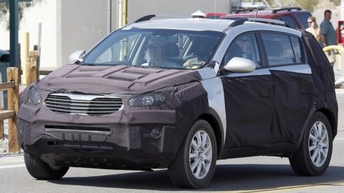 Met de komst van de nieuwe Sorento, een compacte MPV en een opgefriste ceed is het vat nieuws bij Kia nog niet leeg. Ook de Sportage, de succesvolle midi-SUV van het merk, staat op het punt te worden