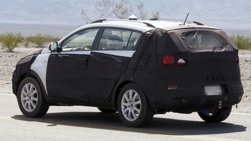 Met de komst van de nieuwe Sorento, een compacte MPV en een opgefriste ceed is het vat nieuws bij Kia nog niet leeg. Ook de Sportage, de succesvolle midi-SUV van het merk, staat op het punt te worden