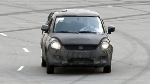 Suzuki heeft bijzonder goed gescoord met hun Swift. Maar, om iedereen tevreden te houden staat er een nieuwe versie op de agenda. Deze debuteert op de Autosalon van Parijs in 2010, maar nu zijn al bee