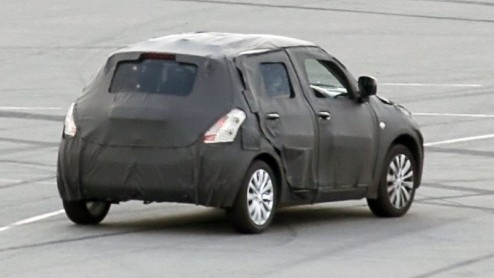 Suzuki heeft bijzonder goed gescoord met hun Swift. Maar, om iedereen tevreden te houden staat er een nieuwe versie op de agenda. Deze debuteert op de Autosalon van Parijs in 2010, maar nu zijn al bee