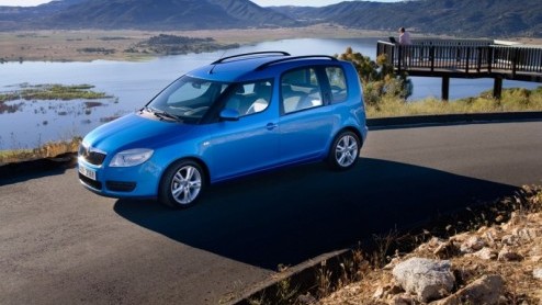 Skoda viert als officieel partner van de Tour de France de start van het evenement met vier speciale Tour-modellen; de Roomster Tour en Tour Pro, Fabia Hatchback Tour en Fabia Combi Tour.