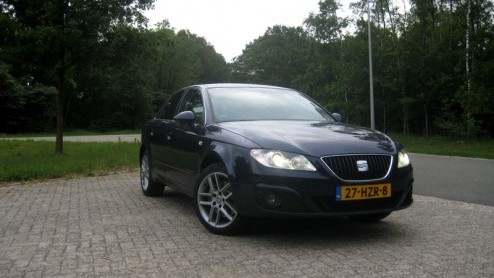 Waarom afrekenen met het verleden, moet Seat gedacht hebben. De nieuwe Seat Exeo is immers een vervolg op de succesvolle A4 van Audi. De Spanjaarden geven een eigen draai aan de zakelijke middenklasse