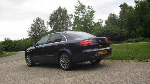 Waarom afrekenen met het verleden, moet Seat gedacht hebben. De nieuwe Seat Exeo is immers een vervolg op de succesvolle A4 van Audi. De Spanjaarden geven een eigen draai aan de zakelijke middenklasse