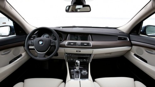 Op 24 oktober is het zover. Dan bereikt de nieuwe BMW 5-serie Gran Tourismo de Nederlandse dealers. Voordat het zover wordt de prijslijst bekend gemaakt. Vanaf 69.950 euro wordt er een order genoteerd