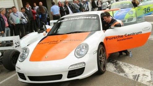 Wel eens in een Lamborghini Gallardo gereden, achter het stuur gekropen van een Porsche 911 of met een Aston Martin V8 Vantage over het asfalt gescheurd? Of een dragrace gedaan met een Dodge Chargers?