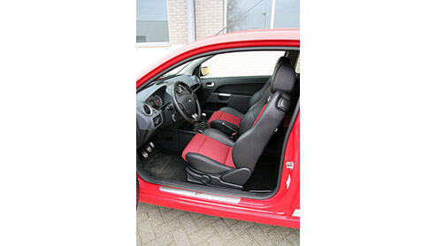 Ze zijn er nog, sportieve autos voor een nette prijs. We reden de zeer betaalbare Ford Fiesta ST  vanaf 21.115 euro  en hadden een week lang veel rijplezier. Want deze auto maakt zijn naam helemaal