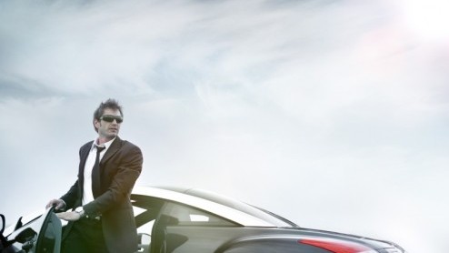 Het tonen van een studiemodel in 2007 is Peugeot m niet vergeten. De 308 RCZ coup gaat daadwerkelijk in productie. Na diverse spionagebeelden gezien te hebben geeft het merk nu zelf enkele teasers v