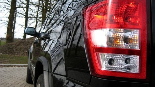 Hoe verantwoord is een Jeep Grand Cherokee SRT8? Als je van bulderende pk's, brutale looks en veel aandacht houdt kun je aan deze Amerikaan geen betere hebben. Uiteraard moet je wel over een dikke por