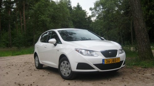 Is zuinig rijden nog een beetje leuk? Seat belooft met de Ibiza Ecomotive een plezierig rijdende vierzitter met een verbruik waar je u tegen zegt: 1 op 27. Maakt de eco-Spanjaard met spaarzame 1.4 TDI