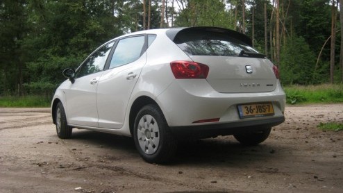 Is zuinig rijden nog een beetje leuk? Seat belooft met de Ibiza Ecomotive een plezierig rijdende vierzitter met een verbruik waar je u tegen zegt: 1 op 27. Maakt de eco-Spanjaard met spaarzame 1.4 TDI