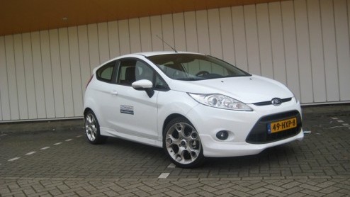 Een Fiesta ST heeft Ford (nog) niet, maar de nieuwe Fiesta Sport blijkt een uitstekende invalkracht. Met een koets vol agressie, het afgetrainde onderstel, indrukwekkende cockpit, en een vinnige 1.6 k