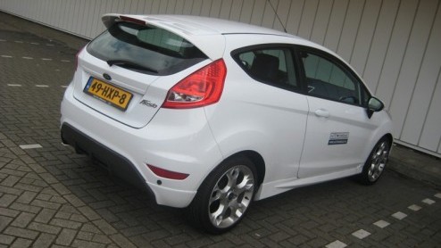 Een Fiesta ST heeft Ford (nog) niet, maar de nieuwe Fiesta Sport blijkt een uitstekende invalkracht. Met een koets vol agressie, het afgetrainde onderstel, indrukwekkende cockpit, en een vinnige 1.6 k