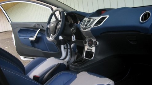Een Fiesta ST heeft Ford (nog) niet, maar de nieuwe Fiesta Sport blijkt een uitstekende invalkracht. Met een koets vol agressie, het afgetrainde onderstel, indrukwekkende cockpit, en een vinnige 1.6 k